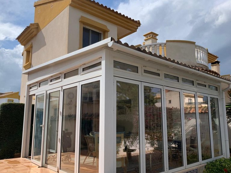 Villa for Sale in Guardamar Del Segura, Alicante 1