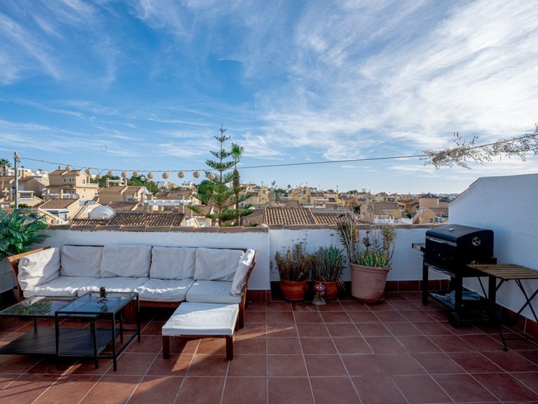 Apartment for Sale in Los Altos, Alicante 2