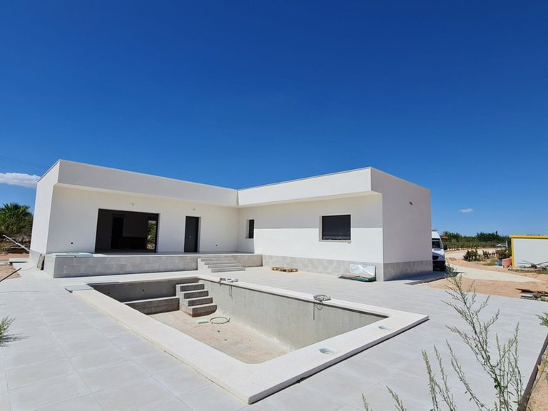 Villa for Sale in Pinoso, Alicante 2