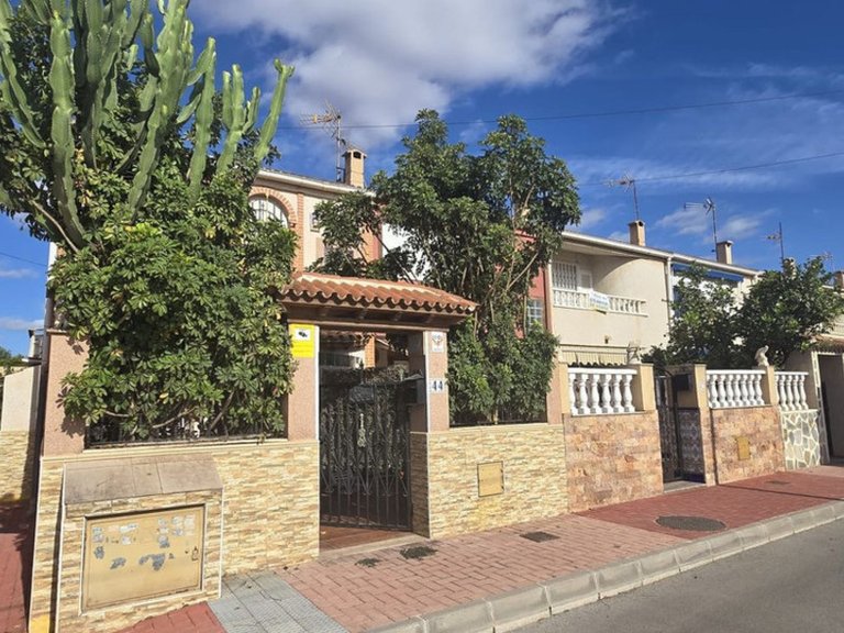 Villa for Sale in Torrevieja, Alicante 1