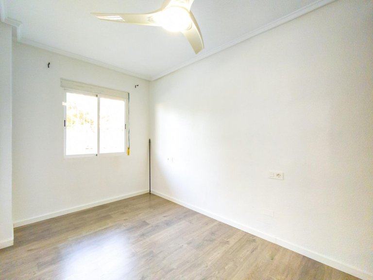 Apartment for Sale in Torrevieja, Alicante 14