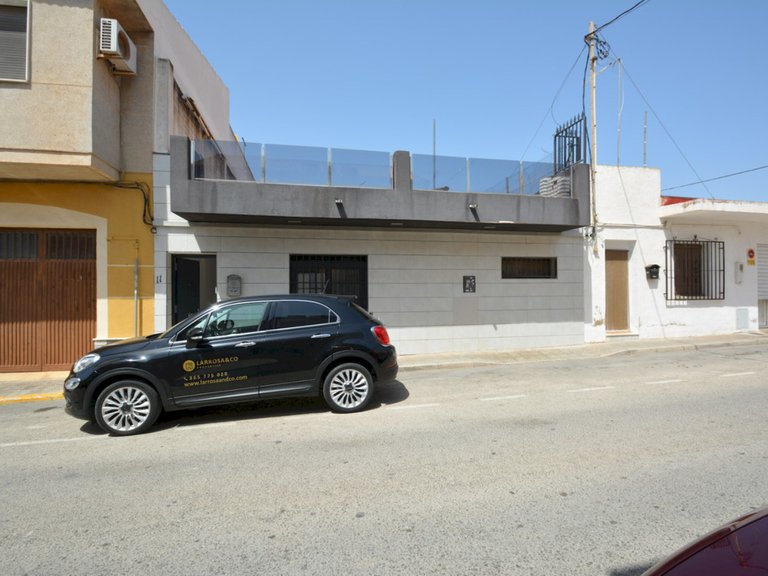 Villa for Sale in Los Montesinos, Alicante 1