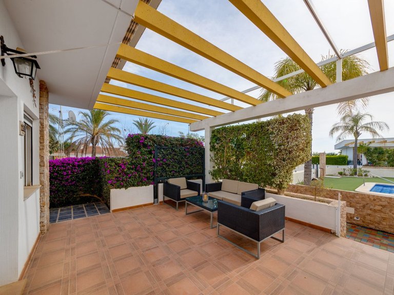 Villa for Sale in Mil Palmeras, Alicante 14