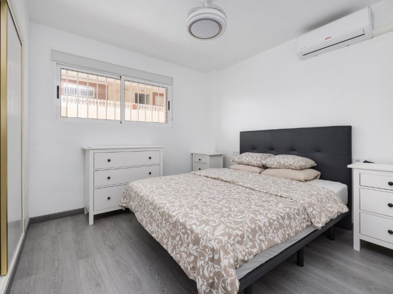 Apartment for Sale in Punta Prima, Alicante 17