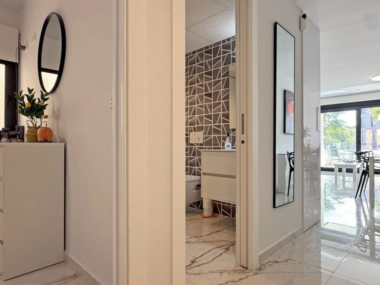 Apartment for Sale in Los Altos, Alicante 12