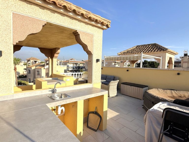 Villa for Sale in Torrevieja, Alicante 31