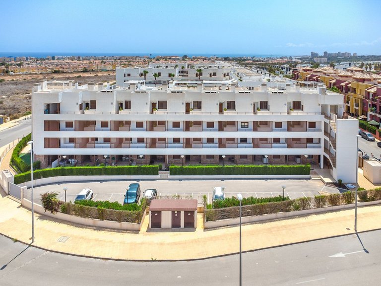 Apartment for Sale in Cabo Roig, Alicante 4