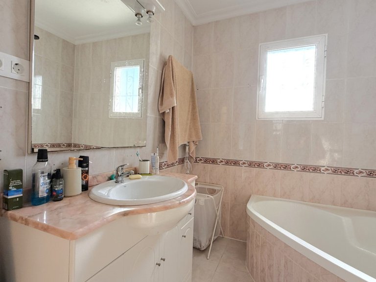 Villa for Sale in Torrevieja, Alicante 14