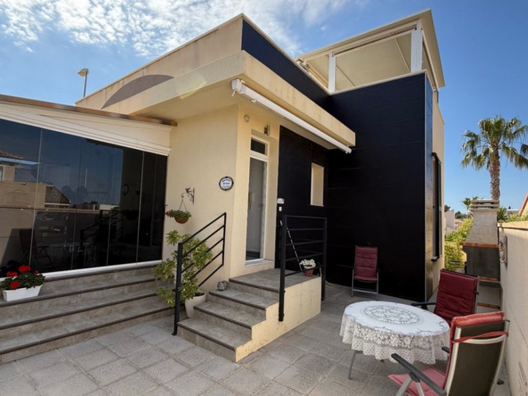 Villa for Sale in Rojales, Alicante 1