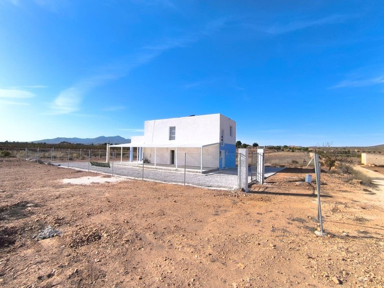 Villa for Sale in Pinoso, Alicante 2