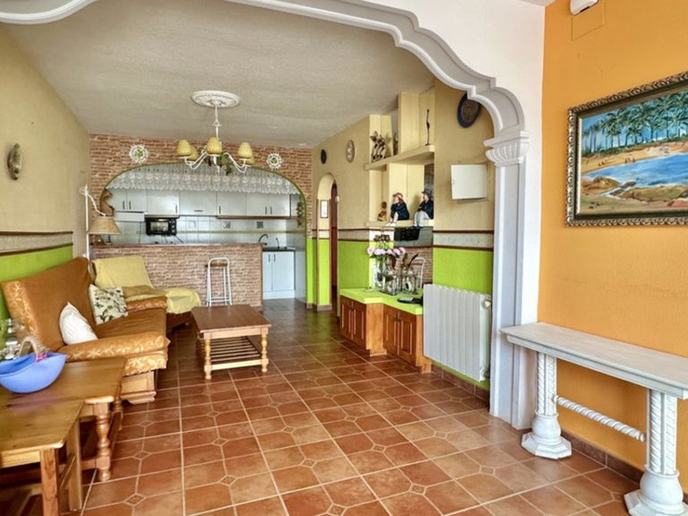 Villa for Sale in Los Altos, Alicante 4