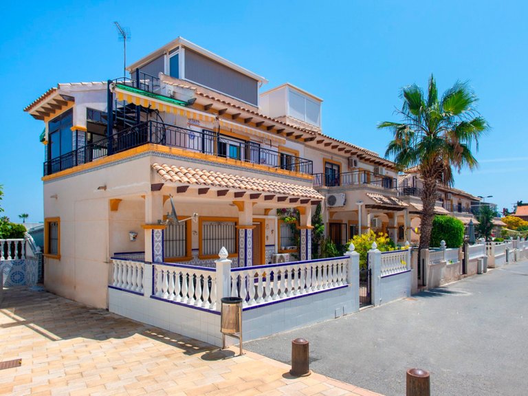 Villa for Sale in Orihuela Costa, Alicante 28