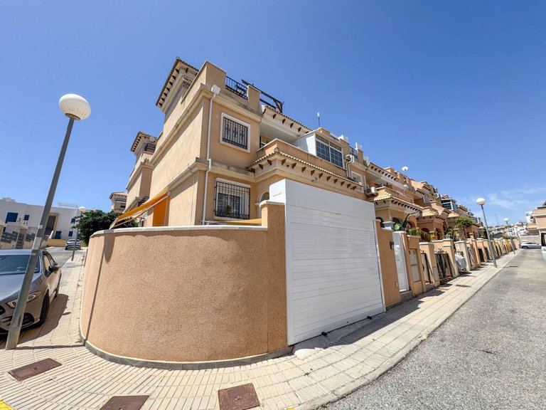 Villa for Sale in Orihuela Costa, Alicante 1