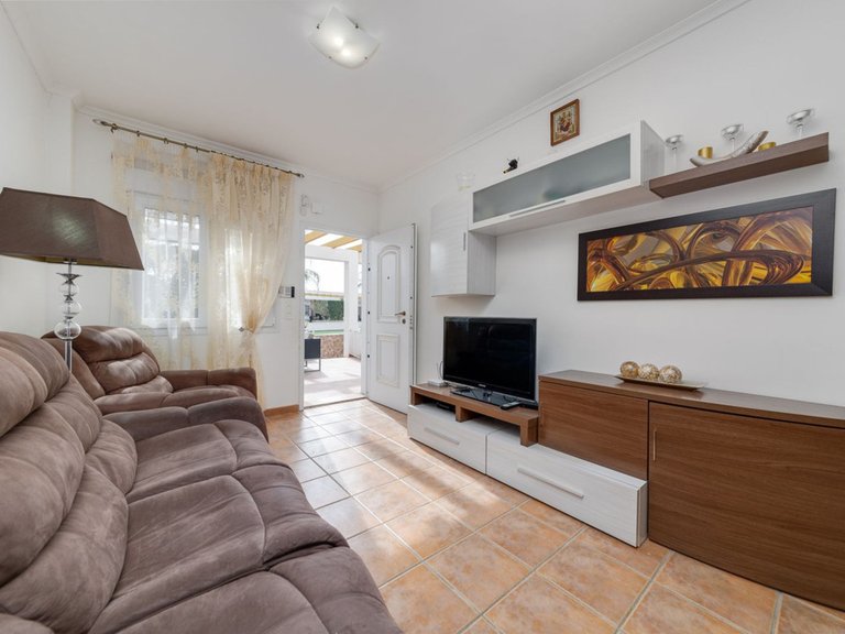 Villa for Sale in Mil Palmeras, Alicante 11