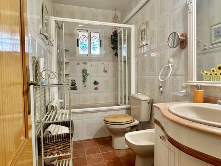 Villa for Sale in Los Altos, Alicante 28