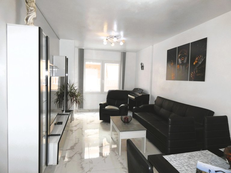 Apartment for Sale in Torrevieja, Alicante 1