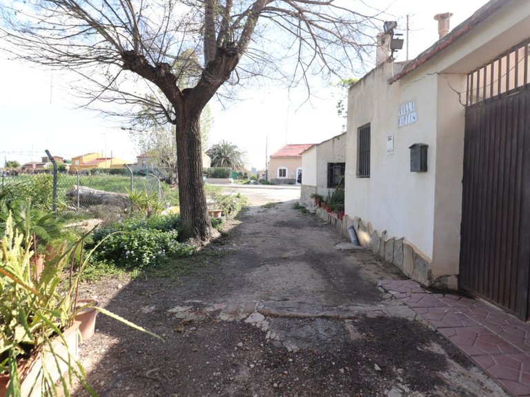 Villa for Sale in Heredades, Alicante 41