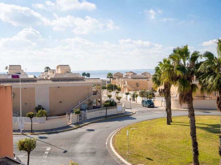 Villa for Sale in Torrevieja, Alicante 28