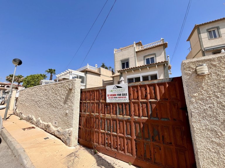Villa for Sale in San Miguel De Salinas, Alicante 4
