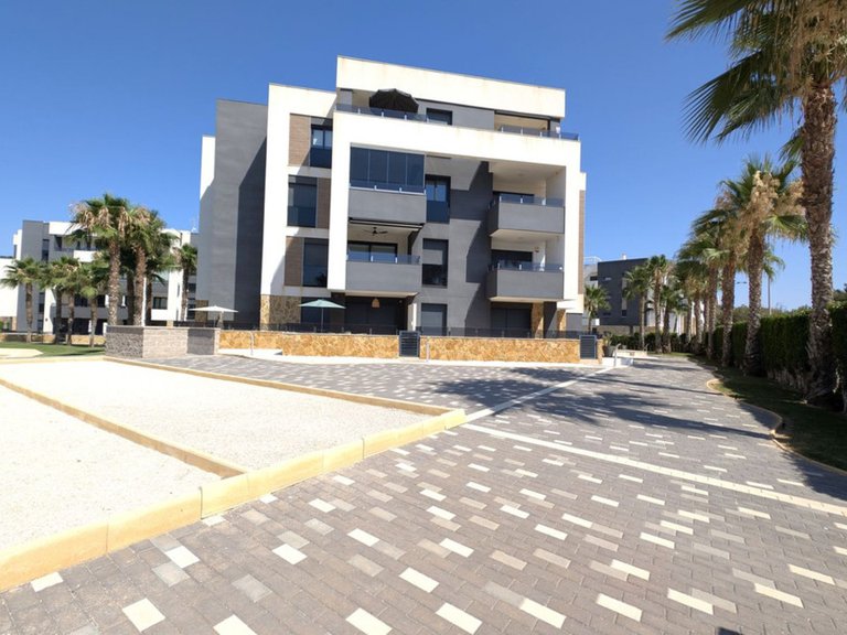 Apartment for Sale in Los Altos, Alicante 40