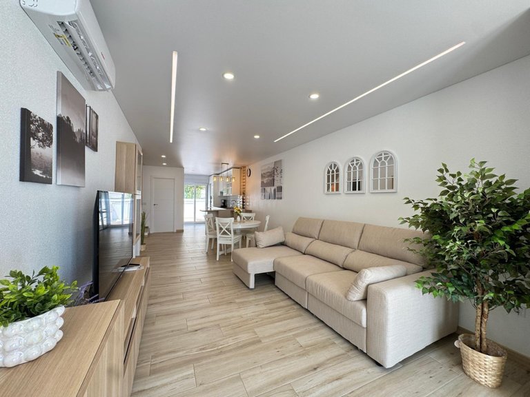Villa for Sale in Torrevieja, Alicante 10
