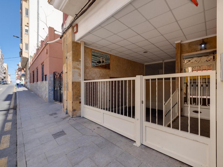 Apartment for Sale in Torrevieja, Alicante 35