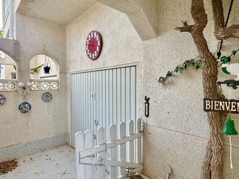 Villa for Sale in Los Altos, Alicante 14