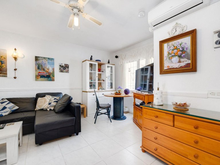 Villa for Sale in Torrevieja, Alicante 12