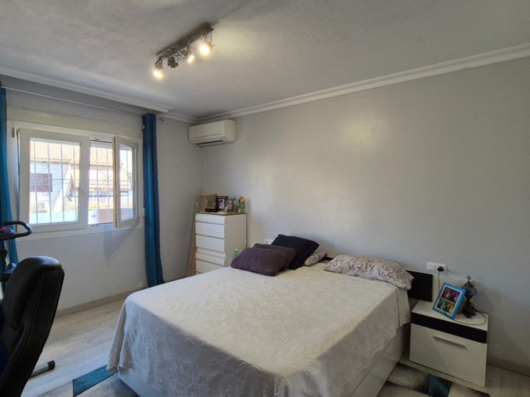 Villa for Sale in Torrevieja, Alicante 18