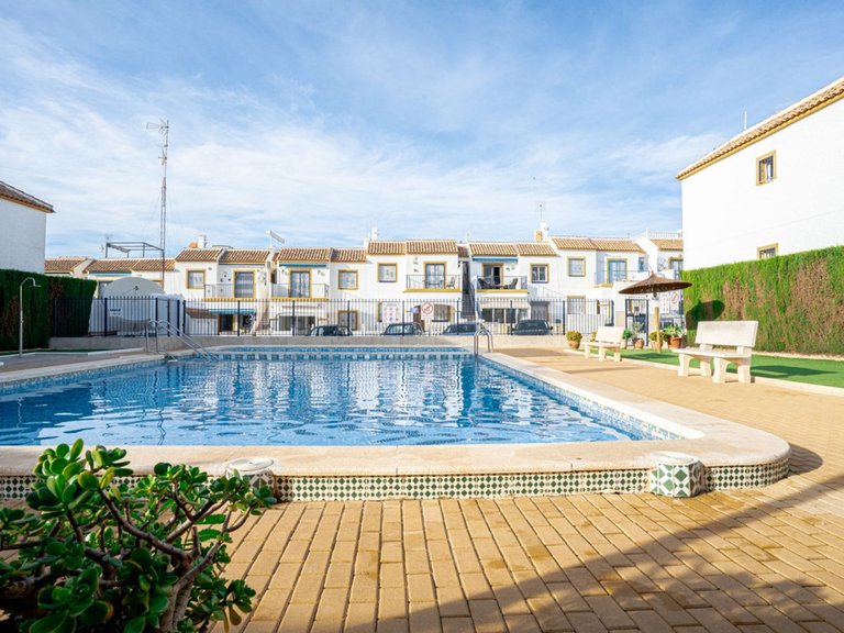 Apartment for Sale in Los Altos, Alicante 3
