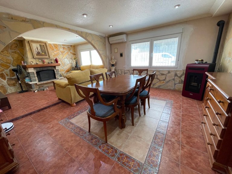 Villa for Sale in Crevillent, Alicante 4