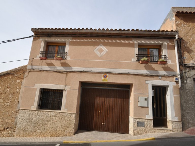 Villa for Sale in Pinoso, Alicante 2