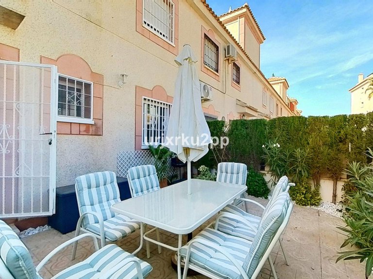 Villa for Sale in Playa Flamenca, Alicante 11