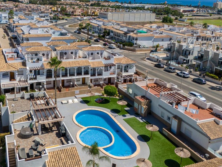 Apartment for Sale in Punta Prima, Alicante 29