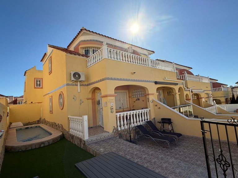Villa for Sale in Orihuela Costa, Alicante 1