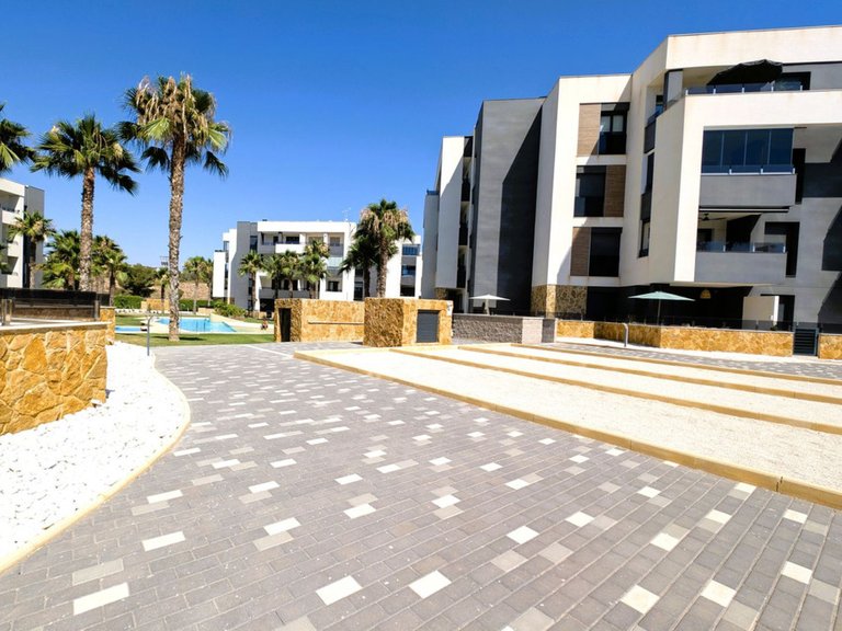 Apartment for Sale in Los Altos, Alicante 43