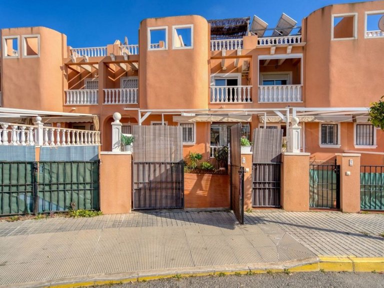 Villa for Sale in Torrevieja, Alicante 1
