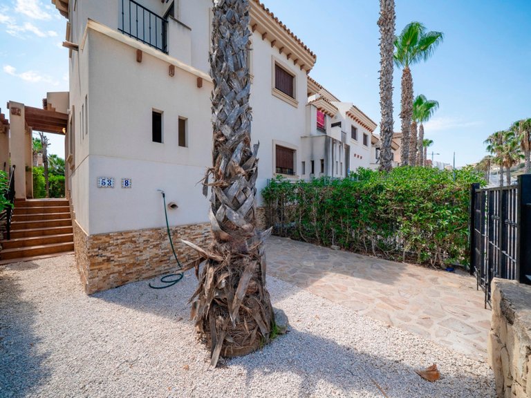 Villa for Sale in Algorfa, Alicante 39