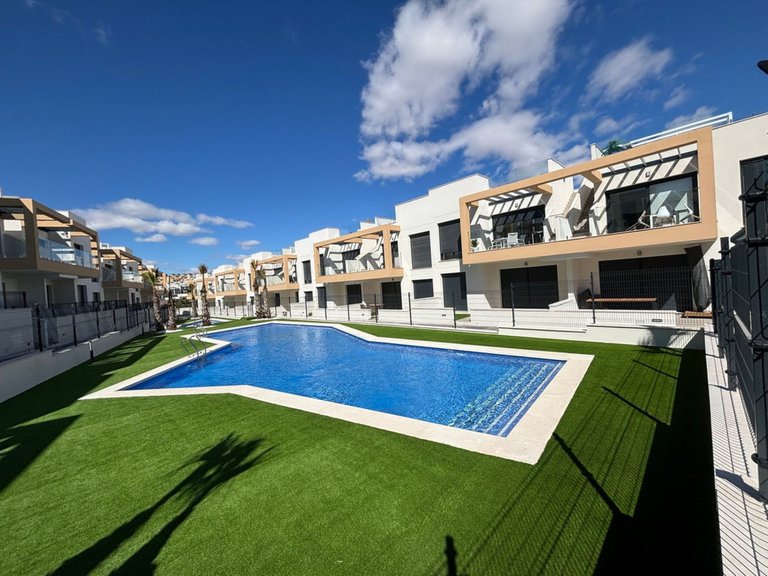 Apartment for Sale in Villamartin, Alicante 28