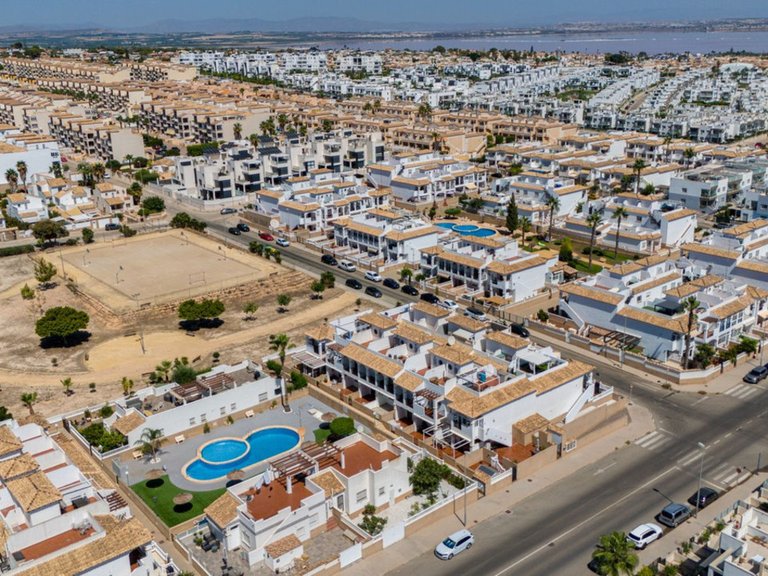 Apartment for Sale in Punta Prima, Alicante 30