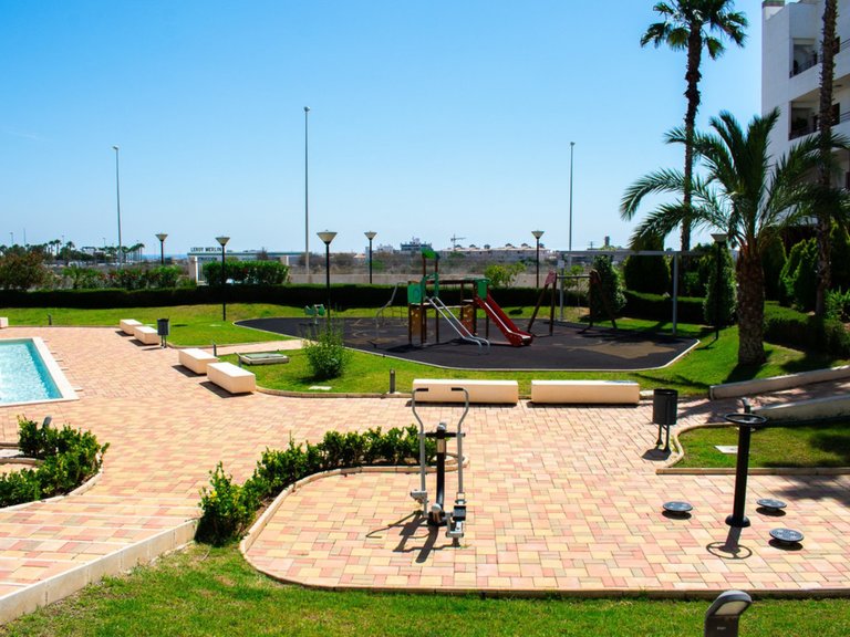 Apartment for Sale in Cabo Roig, Alicante 32