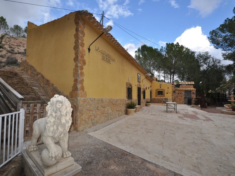 Villa for Sale in Pinoso, Alicante 18