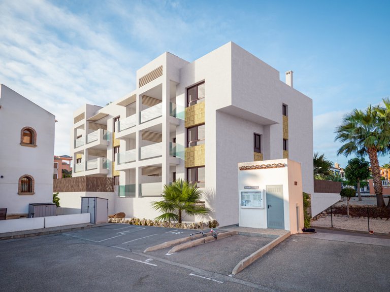 Apartment for Sale in Villamartin, Alicante 25