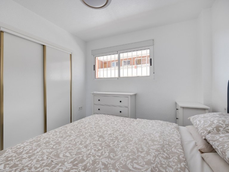 Apartment for Sale in Punta Prima, Alicante 19