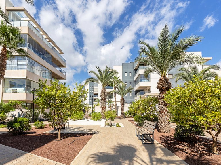 Apartment for Sale in Villamartin, Alicante 20