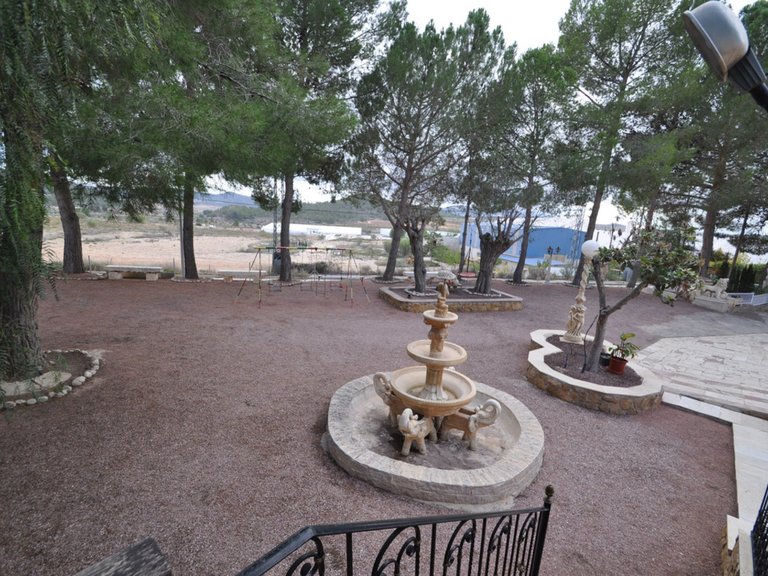Villa for Sale in Pinoso, Alicante 6