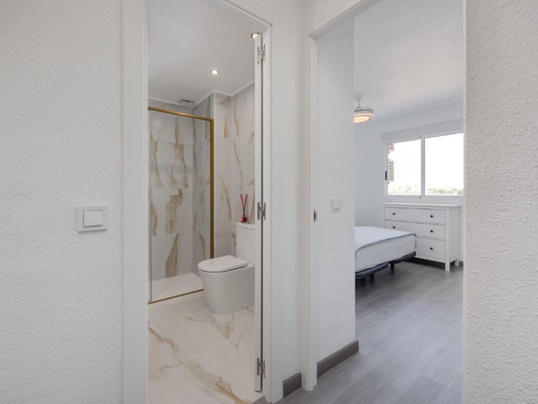 Apartment for Sale in Punta Prima, Alicante 16