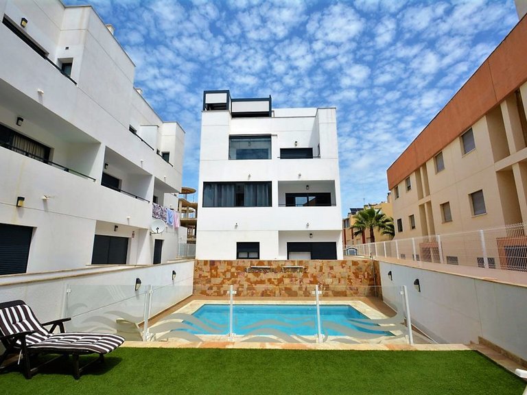 Villa for Sale in Guardamar Del Segura, Alicante 1
