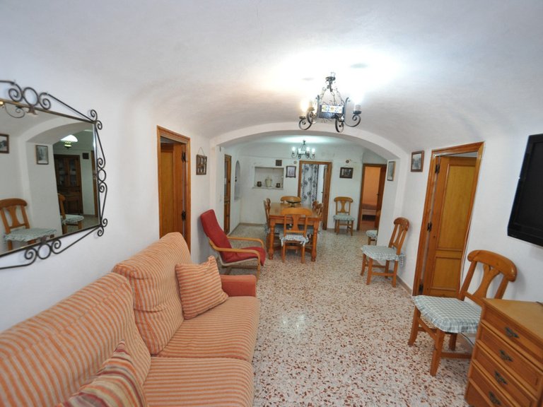 Villa for Sale in Pinoso, Alicante 4