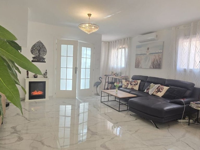 Villa for Sale in Torrevieja, Alicante 5